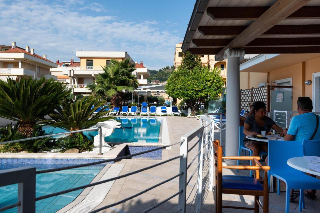 Hotel Paradiso Grottammare Exteriör bild